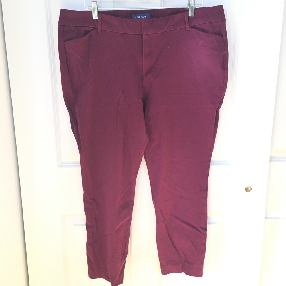 Old Navy Pixie Pants in Dark Fuchsia - 18 regular